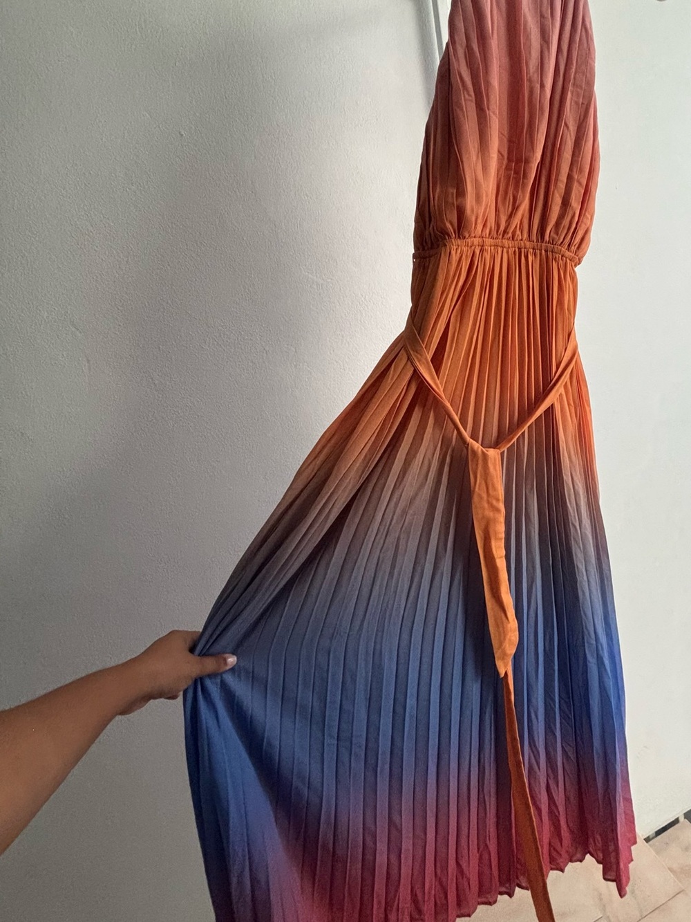 Beautiful “Ombré” Pleated Maxi Dress Size Medium